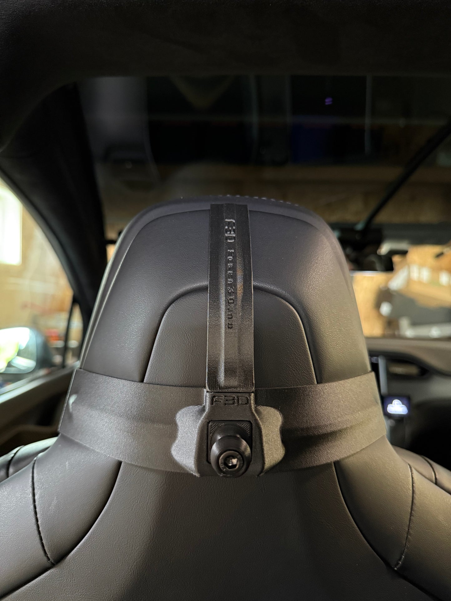 Mobil- og nettbrettholder Tesla Model X og S