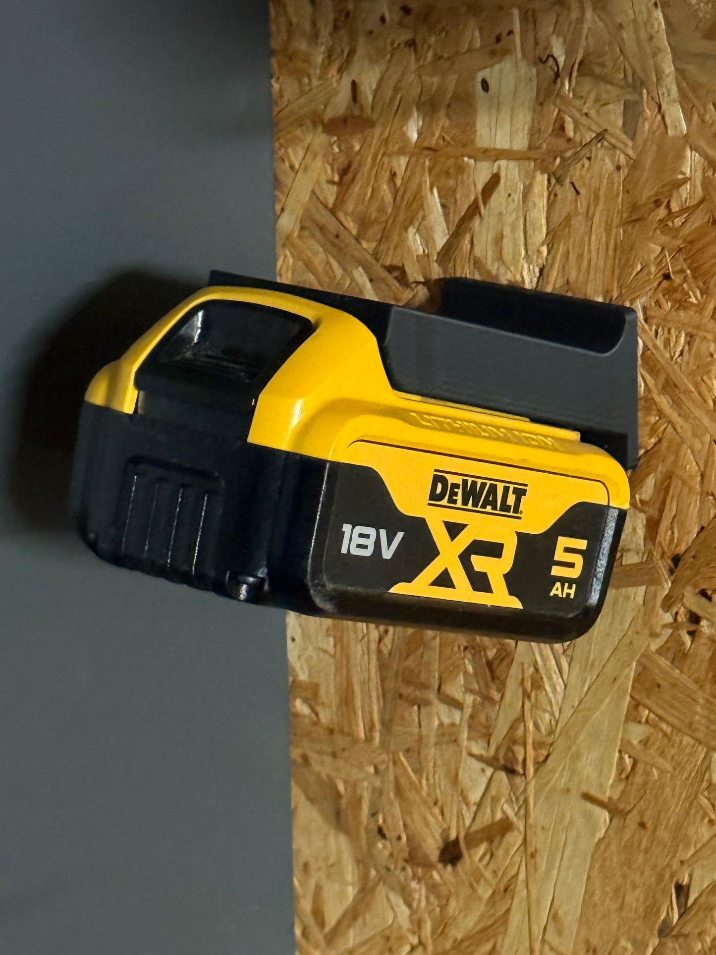 DeWalt 18v Batteriholder v.2
